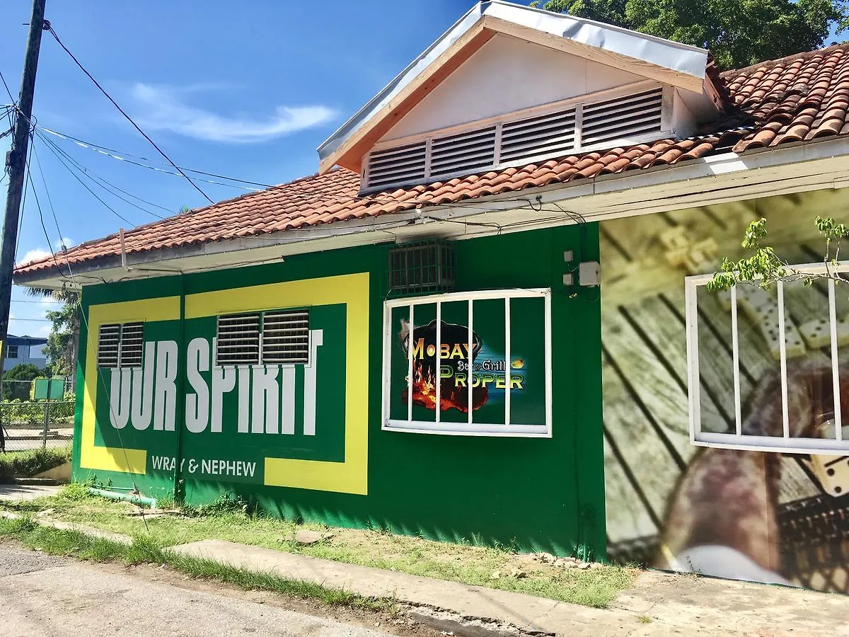 City Studios Montego Bay 0*,  Jamaika